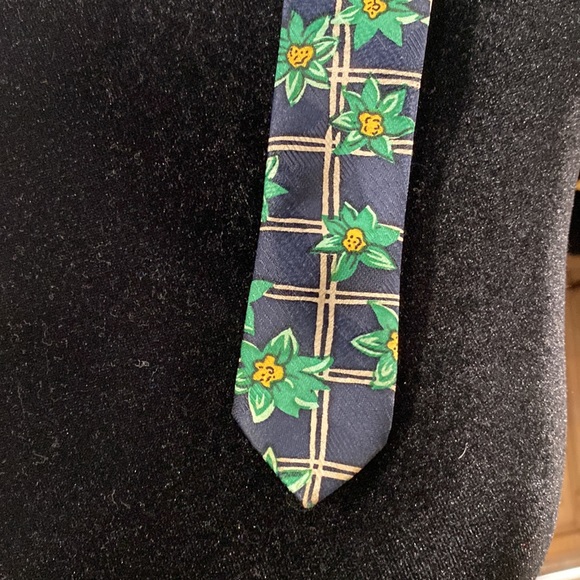 Valentino Floral Neck Tie 👔 - Picture 3 of 5